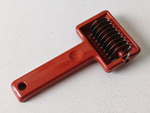 Load image into Gallery viewer, Vintage Handheld Pasta Cutter – 16cm Long Plastic Metal, Retro Kitchenalia