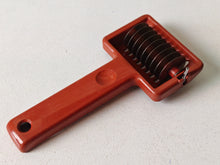 Load image into Gallery viewer, Vintage Handheld Pasta Cutter – 16cm Long Plastic Metal, Retro Kitchenalia