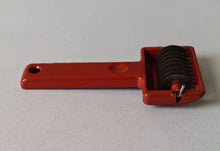 Load image into Gallery viewer, Vintage Handheld Pasta Cutter – 16cm Long Plastic Metal, Retro Kitchenalia