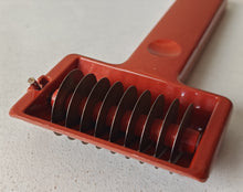 Load image into Gallery viewer, Vintage Handheld Pasta Cutter – 16cm Long Plastic Metal, Retro Kitchenalia