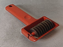 Load image into Gallery viewer, Vintage Handheld Pasta Cutter – 16cm Long Plastic Metal, Retro Kitchenalia