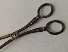 Load image into Gallery viewer, Vintage Silver Plated Bird Claw Serving Tongs – 22.5cm Long – Ornate Design