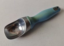 Load image into Gallery viewer, Vintage Zyliss Ice Cream Scoop 19cm Stainless Steel Blue Gradient Handle – Used