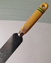 Load image into Gallery viewer, Vintage Skyline Offset Spatula – 30cm Long – 3.5cm Wide – Yellow Wooden Handle