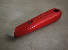 Load image into Gallery viewer, Vintage Stanley 199A Utility Knife - Made in England - Orange Metal Body - Used Condition