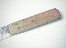 Load image into Gallery viewer, Vintage John Wormald & Co Pruning Knife – Curved Blade Hand Tool – Sheffield England – Wooden Handle