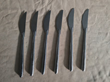 Load image into Gallery viewer, Set of 6 Guy Degrenne Stainless Steel Dinner Knives – 22.5cm – Modern Minimalist – Used
