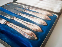Load image into Gallery viewer, Vintage Walker & Hall Sheffield Silver Plate Knife Set Boxed 5 Knives (1 Missing) 18cm
