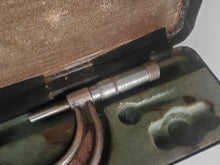 Load image into Gallery viewer, JT Slocomb Co 1"-2" Micrometer Gauge Vintage Precision Measuring Tool w/ Case