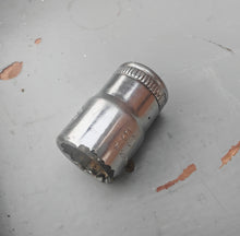 Load image into Gallery viewer, Heyco 18mm 12 Point Socket 50-12 1/2" Drive West Germany Chrome Vanadium