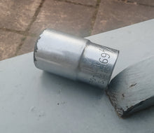 Load image into Gallery viewer, Bedford 11/16 AF Socket SJA22 Chrome Vanadium Made in England 1/2" Drive