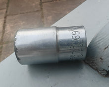 Load image into Gallery viewer, Bedford 11/16 AF Socket SJA22 Chrome Vanadium Made in England 1/2" Drive