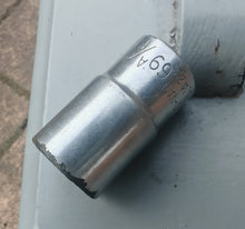 Load image into Gallery viewer, Bedford 11/16 AF Socket SJA22 Chrome Vanadium Made in England 1/2" Drive