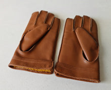 Load image into Gallery viewer, Vintage Tan Vinyl Gloves with Warm Lining – Size Medium – Made in Hong Kong