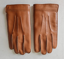 Load image into Gallery viewer, Vintage Tan Vinyl Gloves with Warm Lining – Size Medium – Made in Hong Kong
