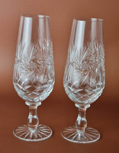 Load image into Gallery viewer, A set of 2 heavy crystal glasses. Wine glasses / champagne glasses