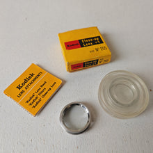 Load image into Gallery viewer, Kodisk Close-Up Lens +1 No. 255 Vintage Lens with Original Box & Manual