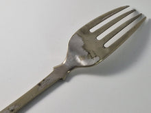 Load image into Gallery viewer, Antique Silver Plated 20cm FIDDLE Dinner Forks Cutlery