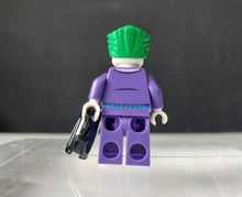 Load image into Gallery viewer, LEGO DC Super Heroes Joker Minifigure Green Hair Purple Suit Accessory