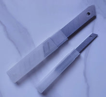 Load image into Gallery viewer, Job Lot Of 6 Craft Knives (Knife) & Blades In Plastic Case, All used, blades are new.  Craft supply