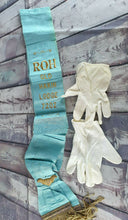 Load image into Gallery viewer, Vintage Freemasons Masonic masonic ROH Old Hakin Lodge 7202 regalia and gloves,