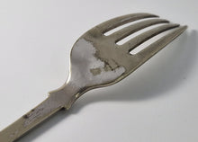 Load image into Gallery viewer, Antique Silver Plated 20cm FIDDLE Dinner Forks Cutlery