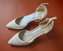 Load image into Gallery viewer, Wedding Collection Cream Lace Wedding Shoes – UK Size 5 – Used