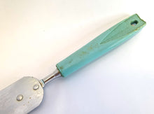 Load image into Gallery viewer, Vintage Retro Spreader Blade Cake Icing Knife Spatula Plastic Handle, Kitchen Utensil, Kitchenalia