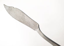 Load image into Gallery viewer, 5 x fish or butter knives (fish / butter knife), Stainless Steel, Vintage Kitchenalia