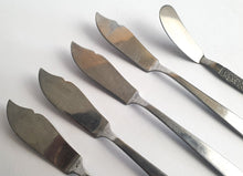 Load image into Gallery viewer, 5 x fish or butter knives (fish / butter knife), Stainless Steel, Vintage Kitchenalia