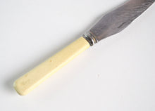 Load image into Gallery viewer, Vintage  Plastic Handle Kitchen Cutting  Knife Stainless Steel  Blade  , Made In England England