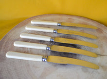 Load image into Gallery viewer, Vintage Set 5 Faux Bone Handle Dinner Knives - Dawson of Sheffield - 18cm Long