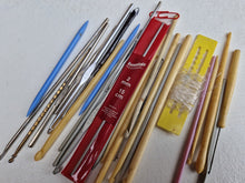 Load image into Gallery viewer, Vintage A.W. Parker "Vector" Pencil Tin, Knitting Tin w/ Knitting Goodies, Knitting Travel Kit, Retro Knitting Supplies In Tin