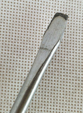 Load image into Gallery viewer, Vintage GUYS Hand tools Ratchet Screwdriver Model RL, Plastic Handle