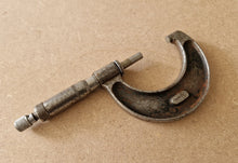 Load image into Gallery viewer, Moore & Wright No.966 1" - 2" External Outside Micrometer 0.001"