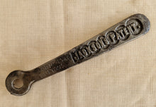 Load image into Gallery viewer, Vintage Forno 4,5 & 6 Buttons Jackson`s Patent For F,G & H Button Plates