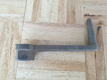 Load image into Gallery viewer, Antique Cast Iron 1" AF Jack Crank Winding Handle / spanner No.3