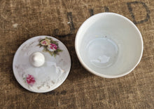 Load image into Gallery viewer, Round Hand Painted Floral Flower Ceramic Trinket Box