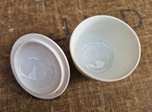 Load image into Gallery viewer, Round Hand Painted Floral Flower Ceramic Trinket Box