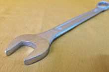 Load image into Gallery viewer, DROP FORGED SE04 STEEL COMBINATION SPANNER 17MM A/F EXCELLENT CONDITION