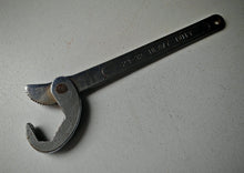 Load image into Gallery viewer, Vintage Master Wrench – Adjustable Pipe Spanner 7/8" to 1 1/4" (23–32mm) Heavy