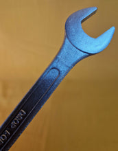 Load image into Gallery viewer, DROP FORGED SE04 STEEL COMBINATION SPANNER 17MM A/F EXCELLENT CONDITION