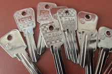 Load image into Gallery viewer, 10 x CEA LF 14S BLANK KEYS, UNCUT, FOR AUTOMOTIVE CARS