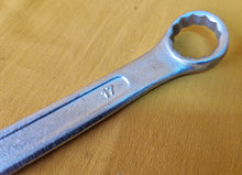 Load image into Gallery viewer, DROP FORGED SE04 STEEL COMBINATION SPANNER 17MM A/F EXCELLENT CONDITION