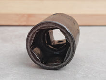 Load image into Gallery viewer, Snap-On P320 1/2" Drive 6-Point Shallow 1" Impact Socket – USA Made