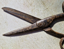 Load image into Gallery viewer, Pair Pre-1970's Vintage Small Steel Sewing Scissors , 15cm long