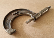 Load image into Gallery viewer, Moore & Wright No.966 1" - 2" External Outside Micrometer 0.001"