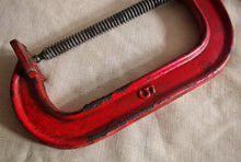 Load image into Gallery viewer, Title: Vintage G Clamp / C Clamp – Cast Iron – Red – 23.5cm x 10.5cm Heavy Duty