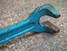 Load image into Gallery viewer, Vintage Cast Iron Basin Wrench 26cm Heavy Duty Plumber’s Tool Industrial Blue
