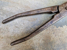 Load image into Gallery viewer, Vintage Gilbow Heavy Duty Tin Snips Tool , 21cm long